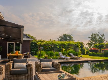 Waterzuiveringssysteem in het buitenbad